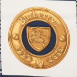 Apaszka jedwabna Burberry Nova Check (w wersji granatowej)