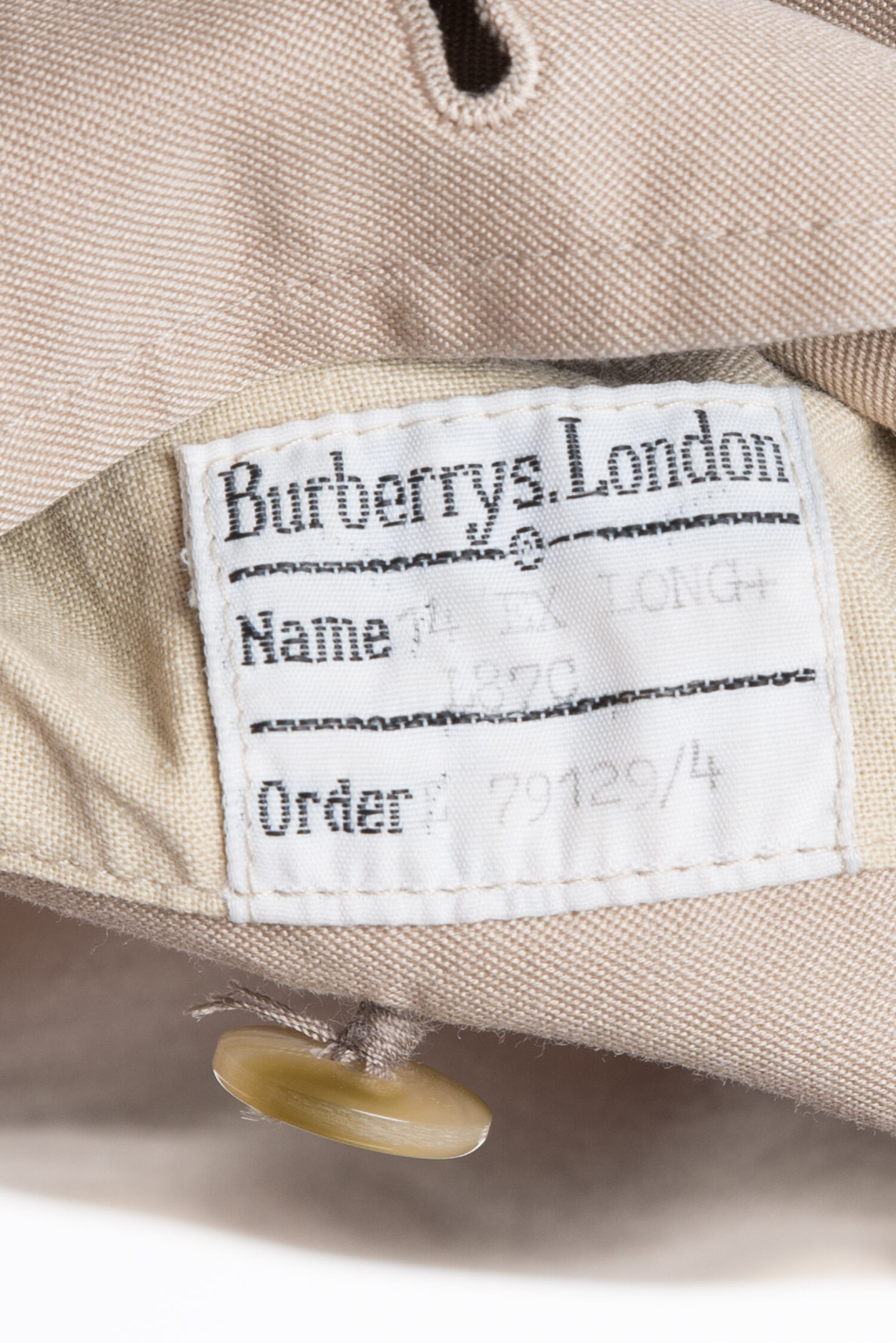 Burberry trench coat with wool lining long 40/42 (L/XL Burberry trench coat with wool lining long 40/42 (L/XL