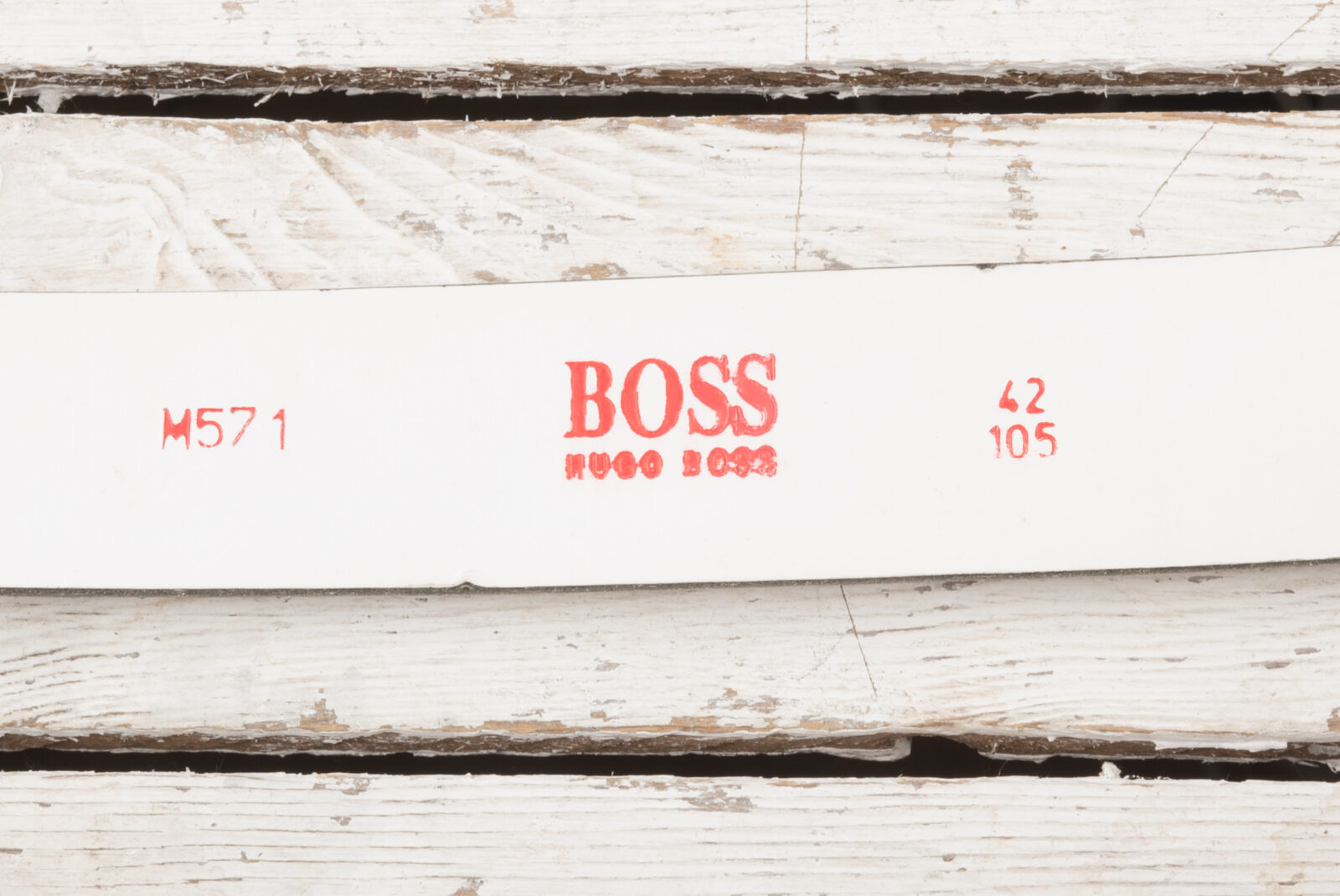 Pasek Hugo Boss z dużą metalową klamrą
